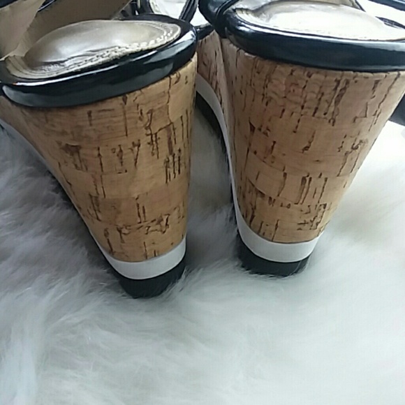 Liz Claiborne Black and White Cork Wedges - Picture 4 of 8